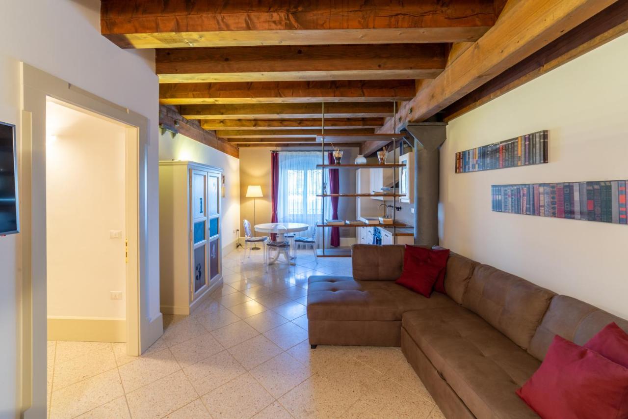 Youatmolino Canal View Apartment Venesia Bagian luar foto