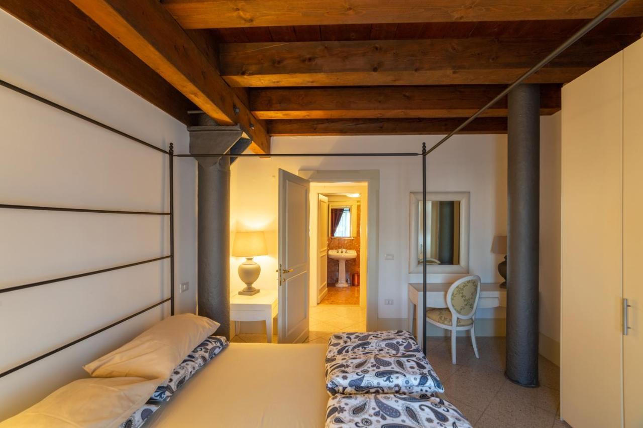 Youatmolino Canal View Apartment Venesia Bagian luar foto