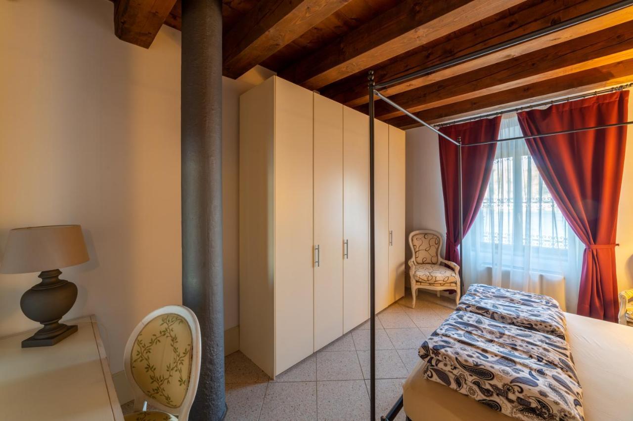 Youatmolino Canal View Apartment Venesia Bagian luar foto